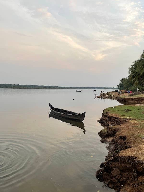 Chamravattom island - Image 1