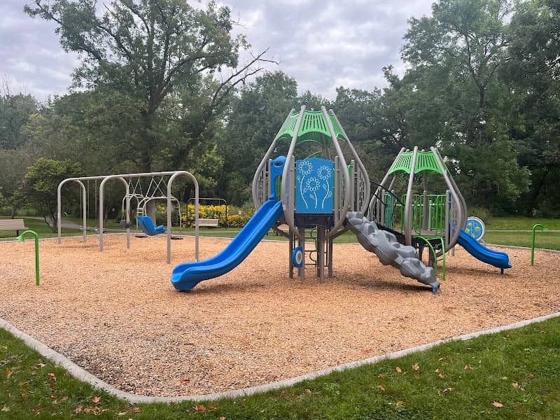 Floral Park - Image 3