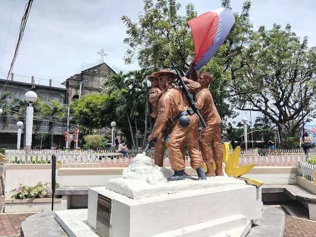 SANTA CRUZ PLAZA - Image 1