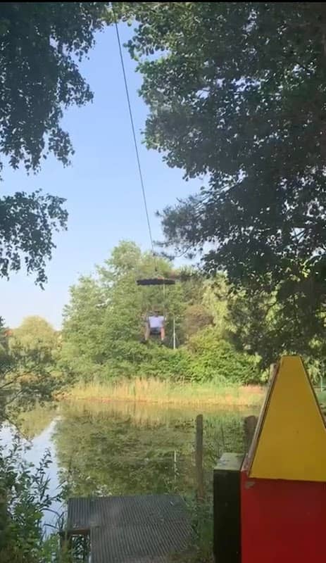 Seilrutsche im Tier-, Freizeit- und Saurierpark Germendorf - Image 1