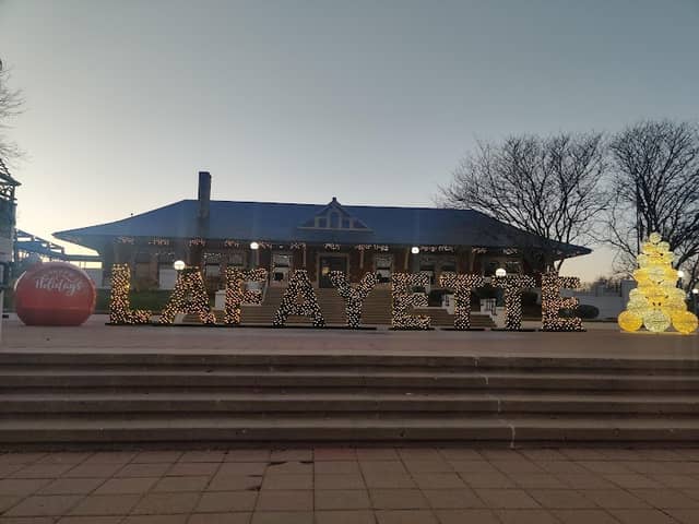 Riverside Promenade - Image 2