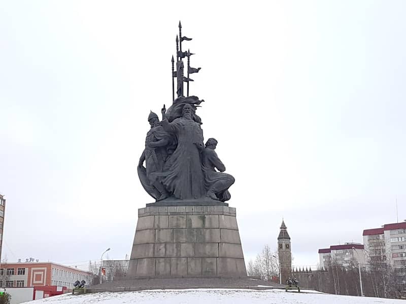 Monument to the founders of Surgut - Image 1