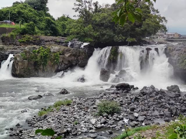 Ayutsubo Falls - Image 1