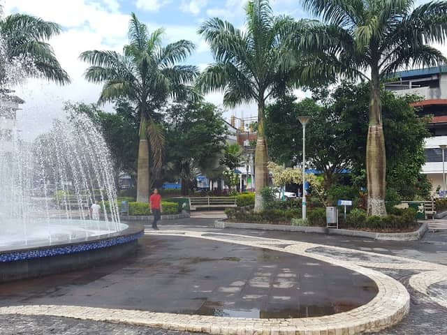 Parque Central 12 De Mayo - Image 1
