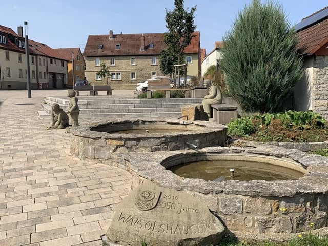 Dorfbrunnen "Waigolshausen 950 Jahre" - Image 1
