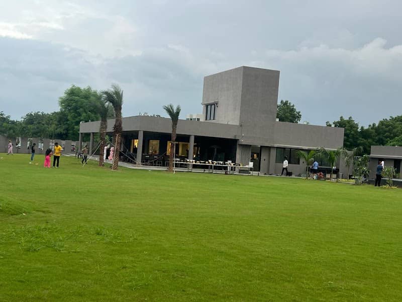 Santok Baug - Image 1