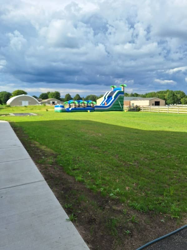Rowe’s Resort - Image 1