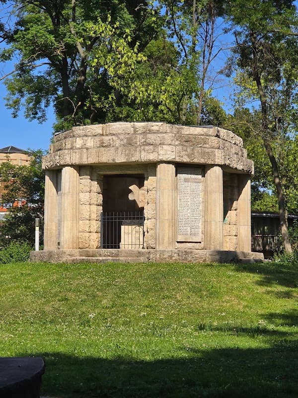 Kriegerdenkmal - Image 1