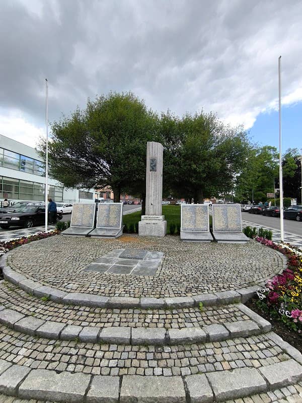 Pomník padlých WWII - Image 1