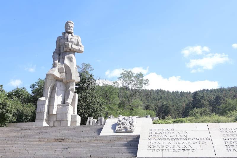 Паметник на Калифер войвода - Image 1