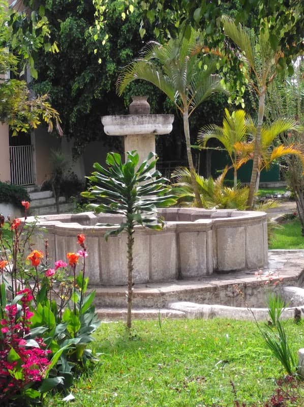 Plaza De La Iglesia - Image 2
