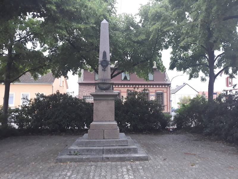 Kriegerdenkmal - Image 1
