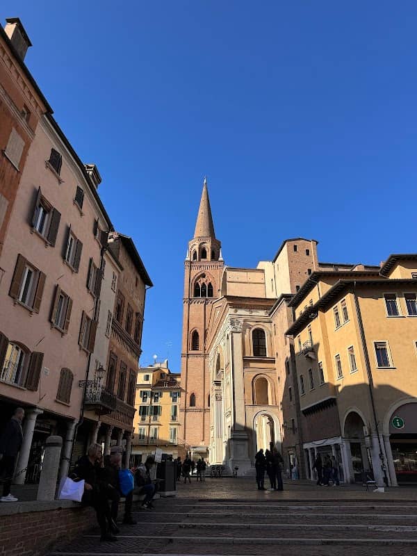 Piazza delle Erbe - Image 3