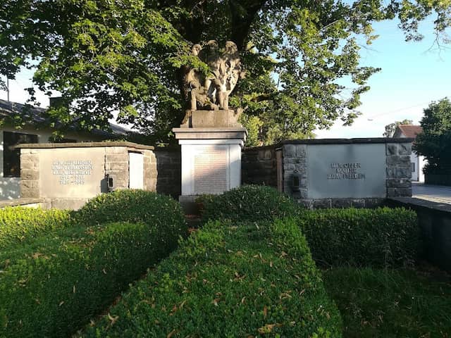 Kriegerdenkmal - Image 1