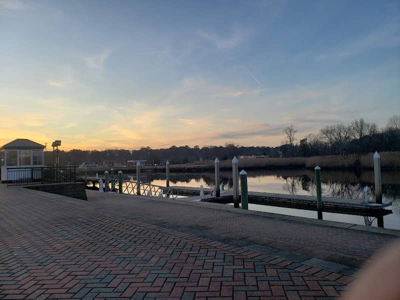 Constant's Wharf Park & Marina - Image 1