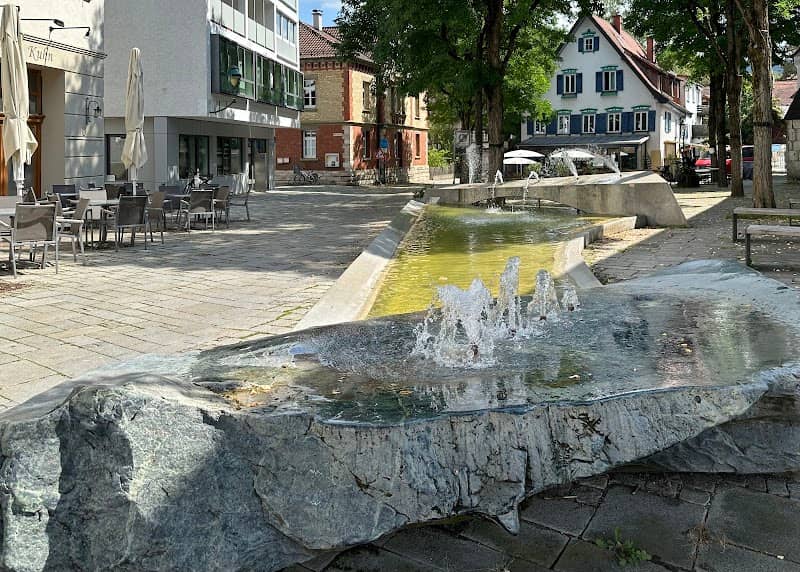 Kirchplatz Brunnen - Image 2