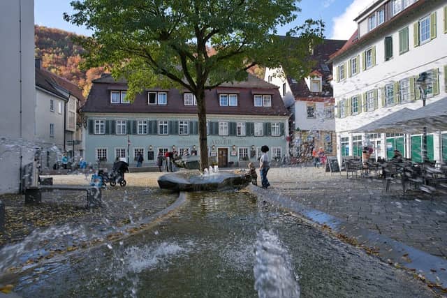 Kirchplatz Brunnen - Image 1