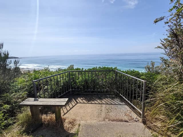Pacific lookout - Image 1