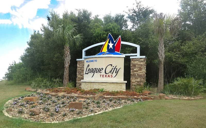Sign of welcome to league city - Image 1