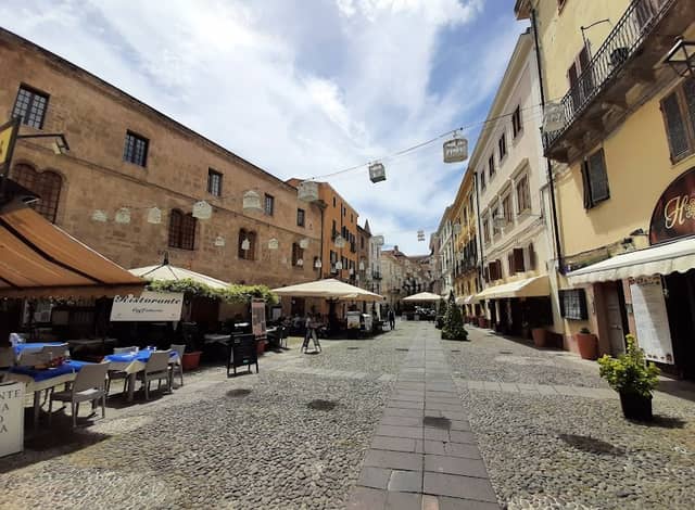 Plaça del Pou Vell - Image 1