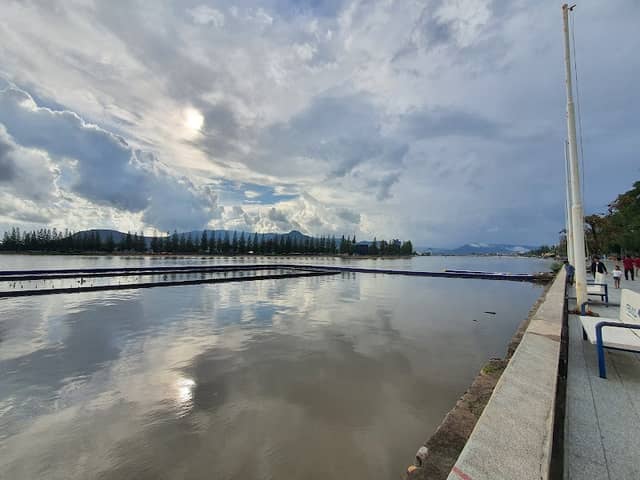Kampong Bay Fountain - Image 2