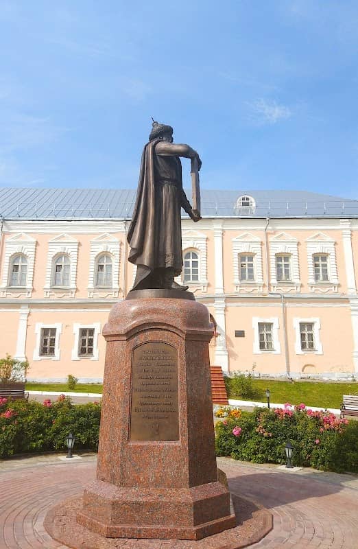 Pamyatnik Vladimiru Monomakhu - Image 1