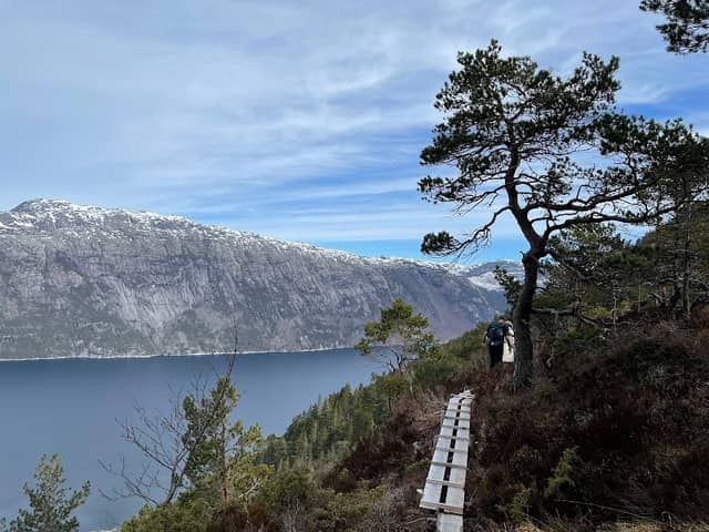 Flørli fosshike picnic place and viewpoint - Image 1
