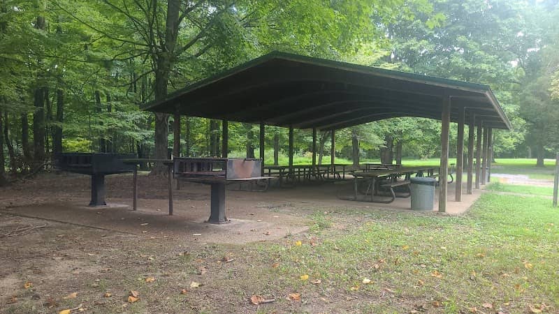 Baileys Point picnic area - Image 1