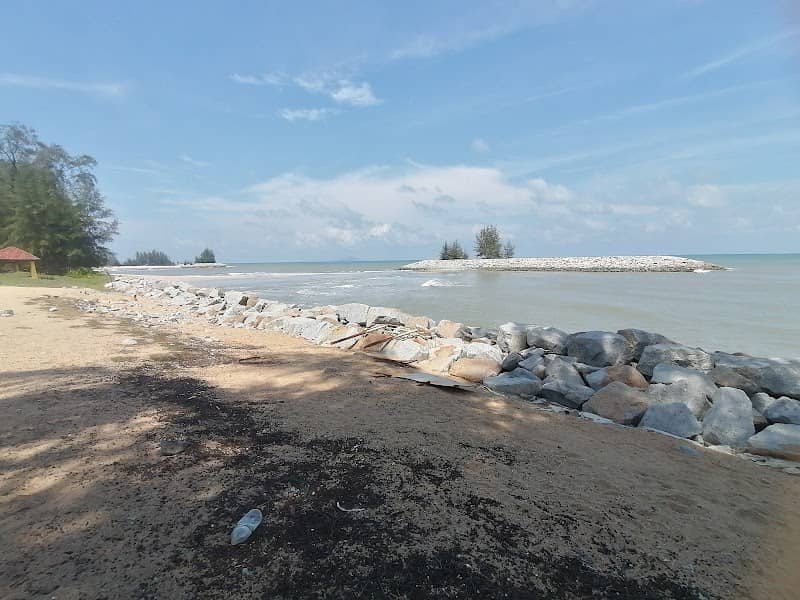 Pantai Rekreasi Kubang Badak - Image 1