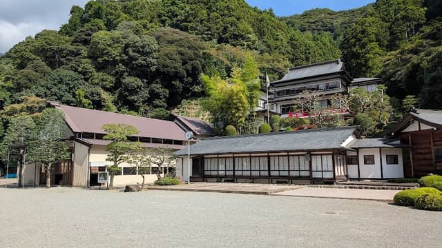 阿夫利神社神輿殿 - Image 1
