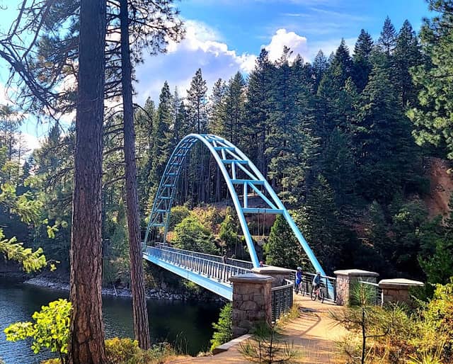 Lake Siskiyou Trail Parking - Image 2