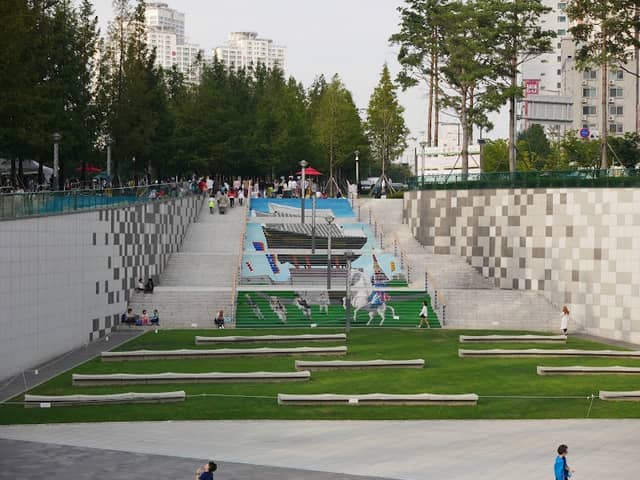 Song Sanghyeon Square - Image 2