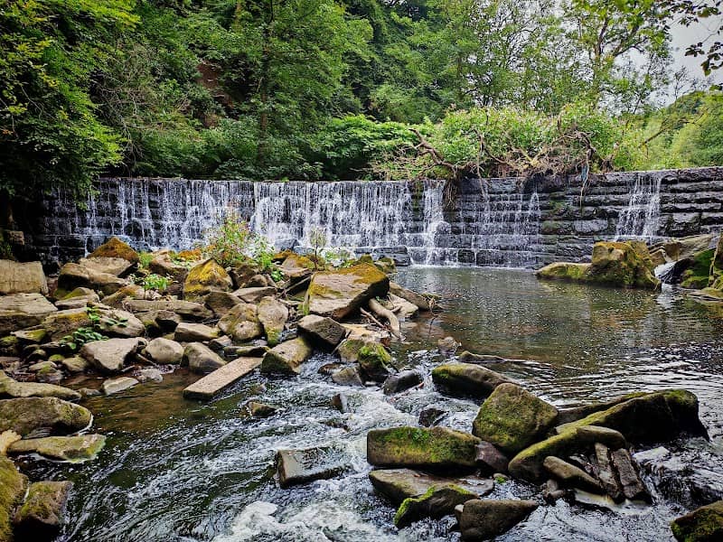 Hoghton Bottoms Weir parking - Image 2