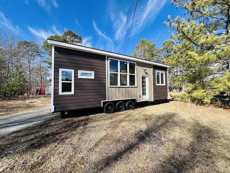 Hartwell Cove Resort - Image 1