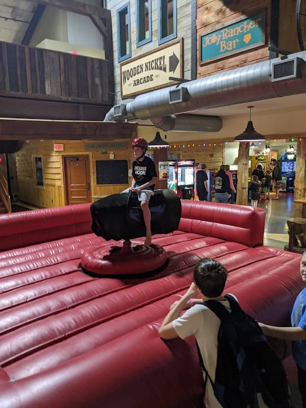 Gold Rush Indoor Waterpark - Image 2