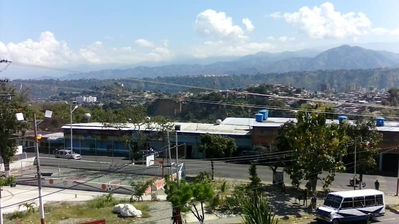 Plaza Francisco de Miranda, La Floresta - Image 2