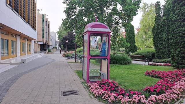 Phone box - Image 1