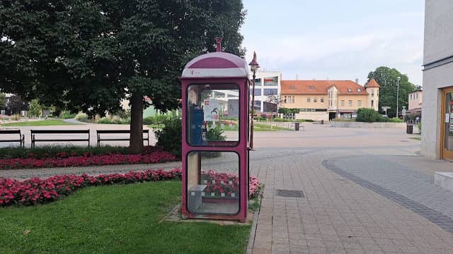 Phone box - Image 2