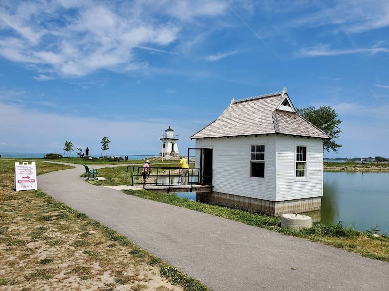 Port Clinton Lighthouse - Image 2