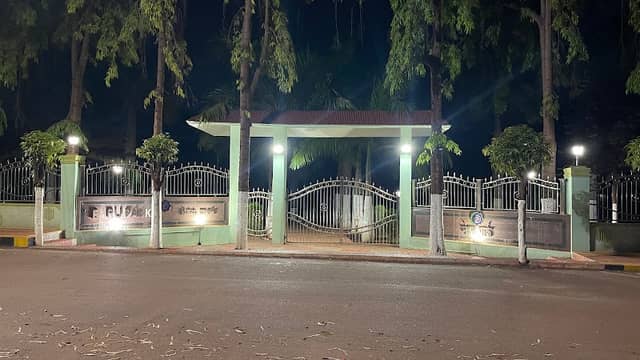 Nehru Park Gate - Image 1