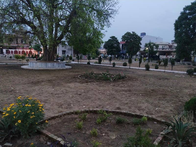 Model town kapurthala park - Image 1