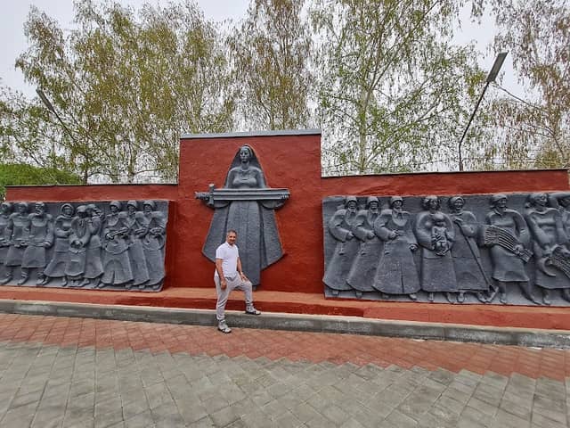 Monument. 'Remember the war' - Image 1