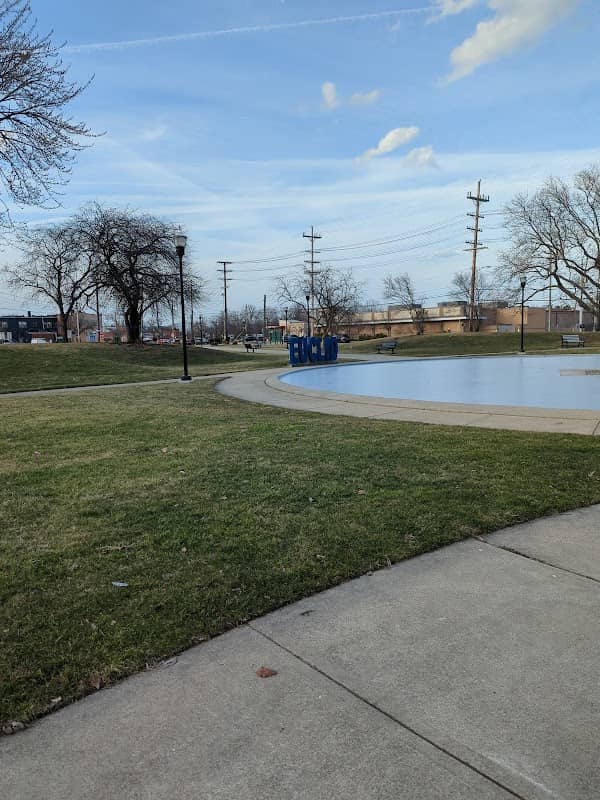 Triangle Park - Image 1