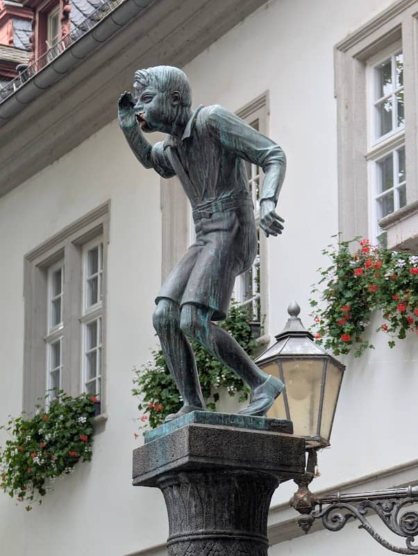 Schängel Fountain - Image 1