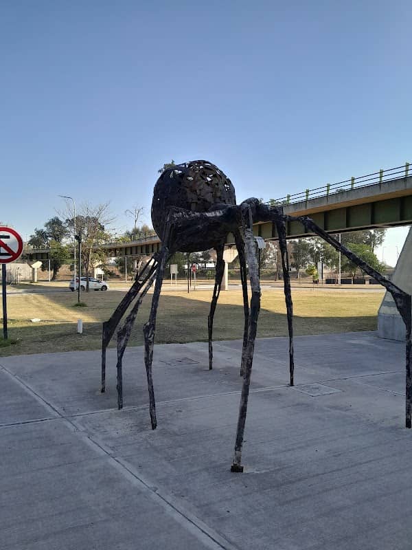 Escultura de Arácnido - Image 1