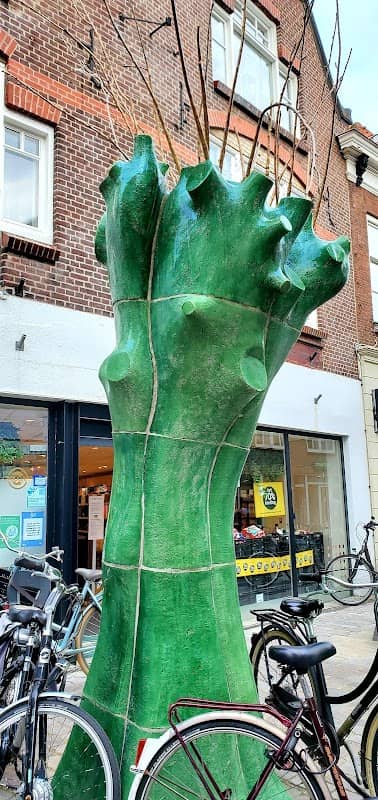 Green tree sculpture - Image 2