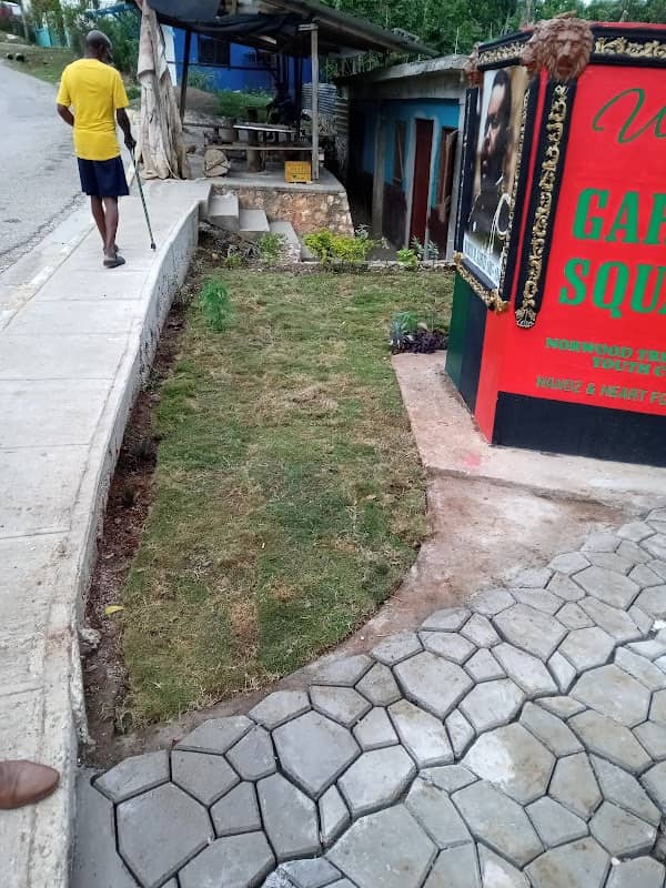 Garvey square - Image 2