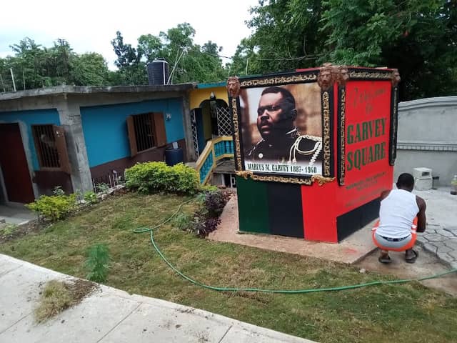 Garvey square - Image 1