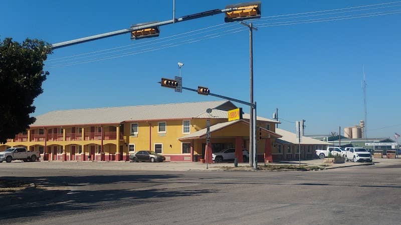 Derrick Inn Motel - Image 1