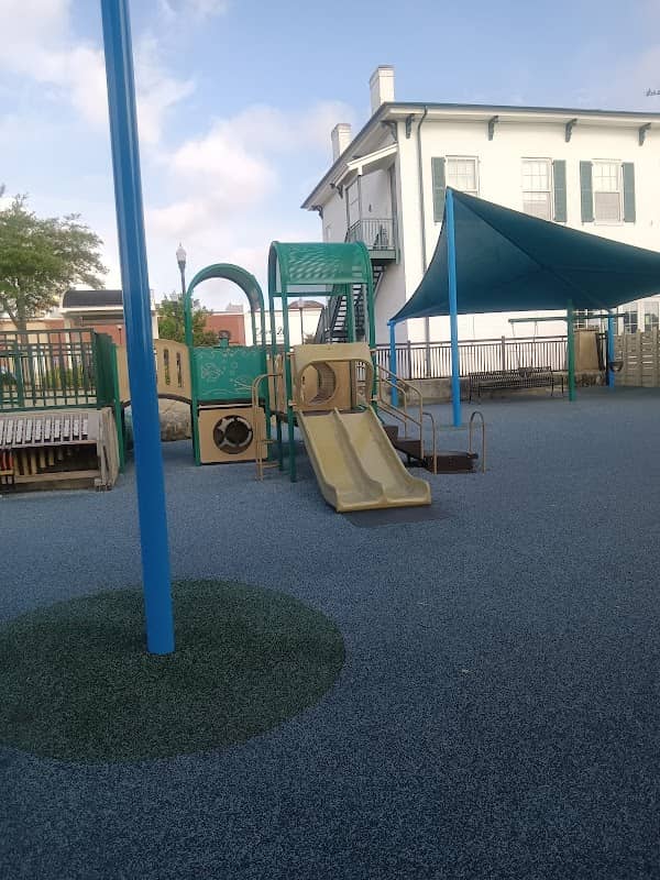 Turtle Grove Park playground - Image 2